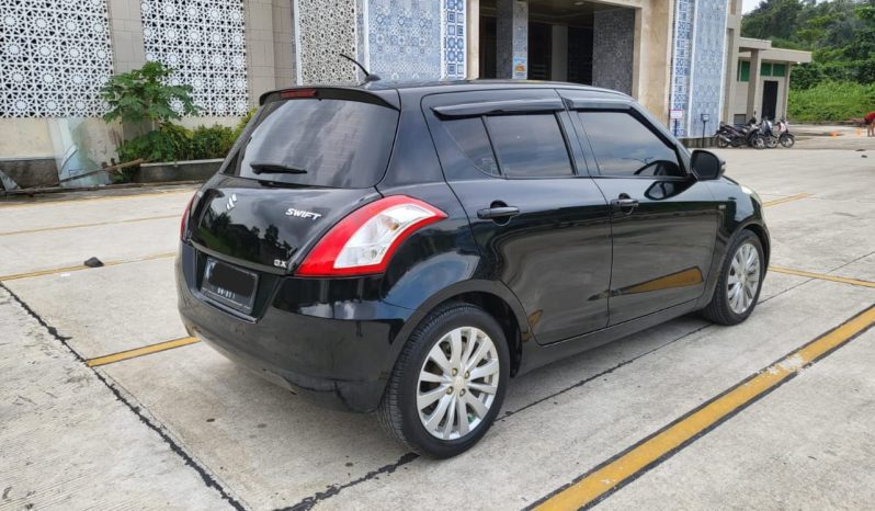 
								SUZUKI SWIFT 1.3 GX MT full									
