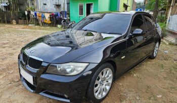 
									BMW 320i 2.0 AT full								