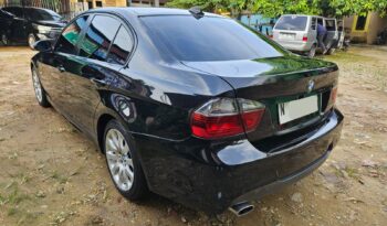 
									BMW 320i 2.0 AT full								