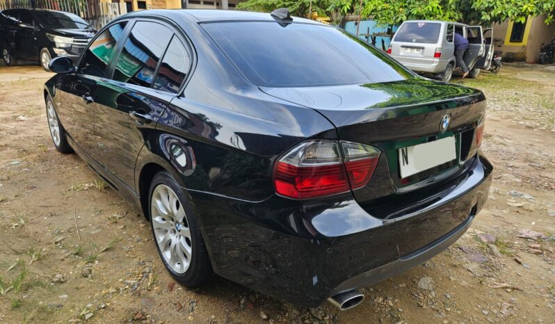 
								BMW 320i 2.0 AT full									