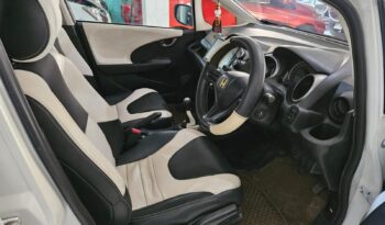 
									HONDA JAZZ 1.5 S MT full								