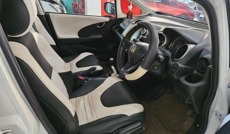 
								HONDA JAZZ 1.5 S MT full									