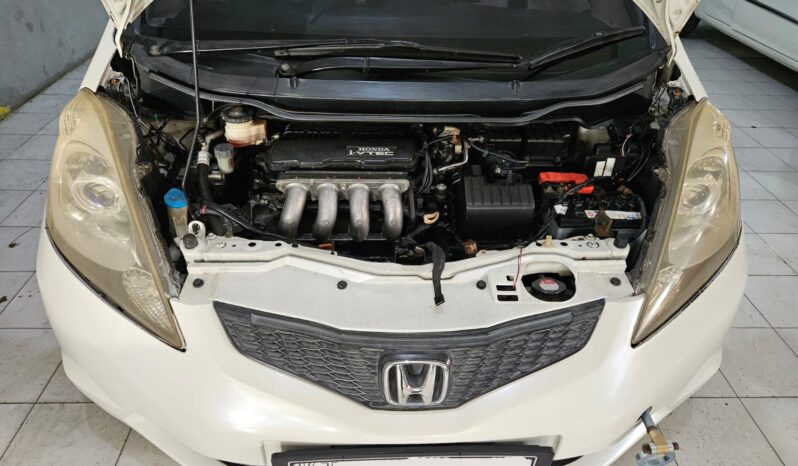 
								HONDA JAZZ 1.5 S MT full									